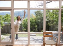 Cómo limpiar vidrios de ventanas, baños y autos perfectamente