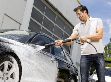 Como lavar un auto en cuatro sencillos pasos