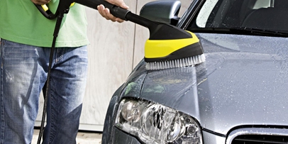 Como lavar un auto en cuatro sencillos pasos: tallado