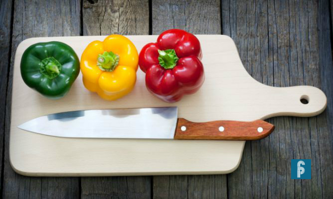 Una tabla de cortar de cocina no solo sirve para picar y preparar platos